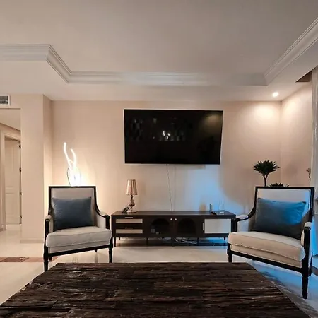 Palacio Don Carlos Apartment