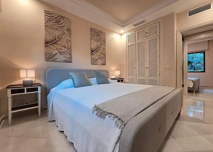 Palacio Don Carlos Apartment *